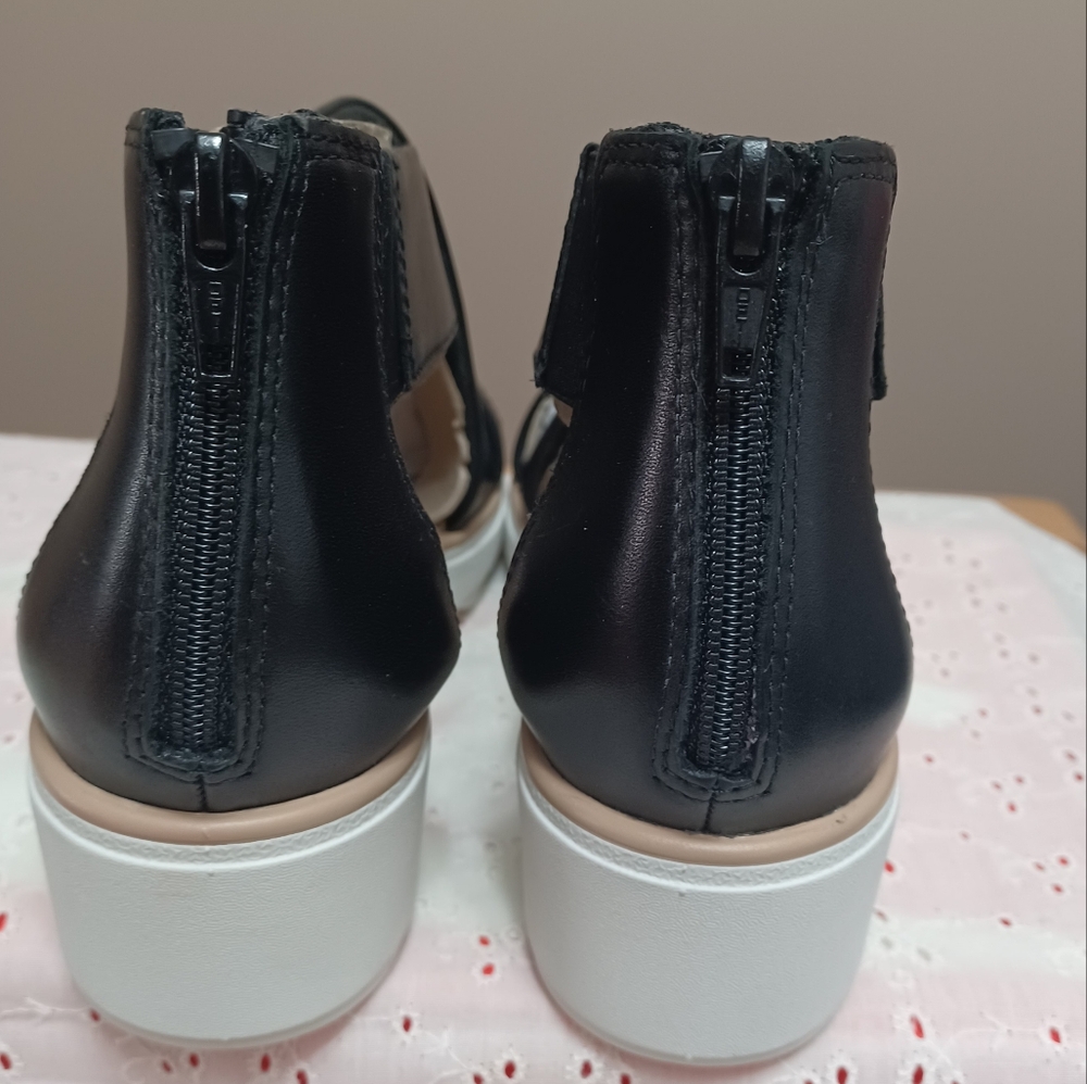Clarks Black Platform Shoes with Wide Strap - Picture 2 of 6